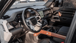
										Land Rover Defender 2023 full									