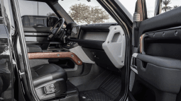
										Land Rover Defender 2023 full									