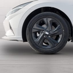 
										Hyundai Elantra GCC Specs full									