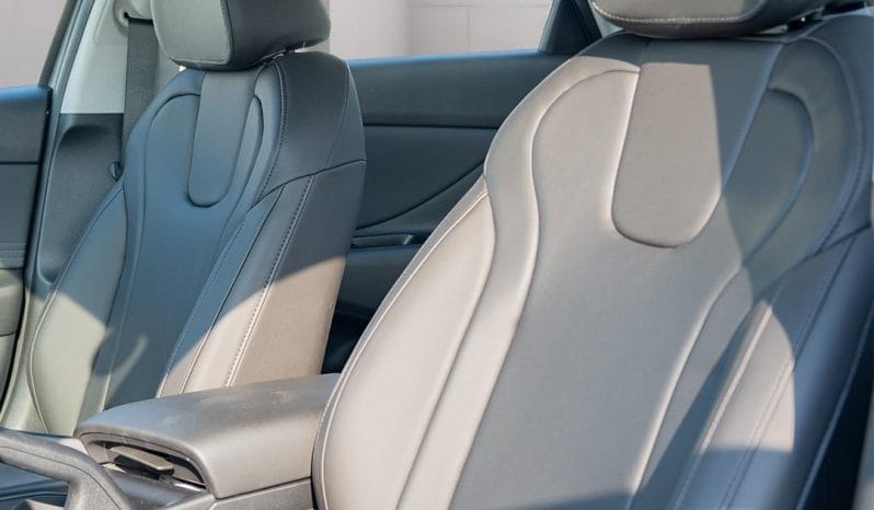 
								Hyundai Elantra GCC Specs full									